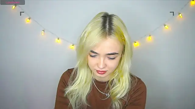 Snapshot of Ashley_S chatting on November 2025 11:10:02 PM Ashley S online show from November 2025 11:10:02 PM