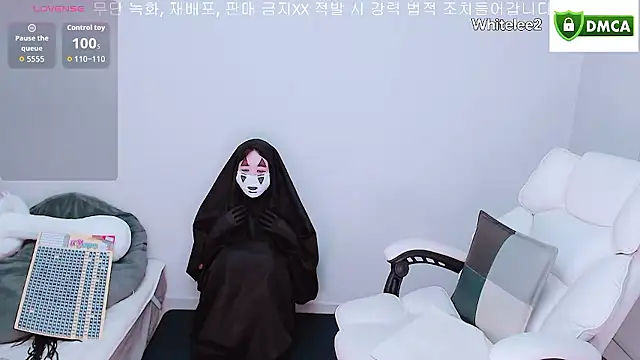 Snapshot of whitelee2 chatting on October 2025 12:39:02 PM whitelee2 online show from October 2025 12:39:02 PM