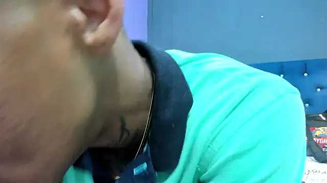 Snapshot of Salomon_koude chatting on November 2025 06:09:02 PM Salomon koude online show from November 2025 06:09:02 PM