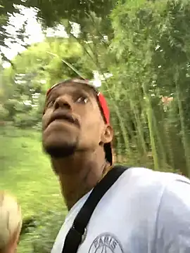 Snapshot of Salomon_koude chatting on November 2025 05:06:02 PM Salomon koude online show from November 2025 05:06:02 PM