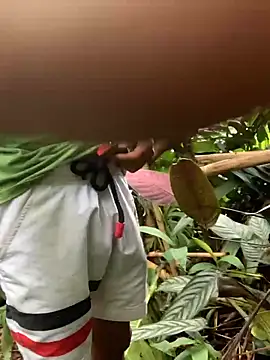 Snapshot of Salomon_koude chatting on December 2025 04:45:01 PM Salomon koude online show from December 2025 04:45:01 PM