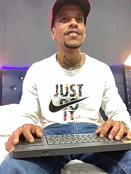 Snapshot of Salomon_koude chatting on December 2025 04:25:01 PM Salomon koude online show from December 2025 04:25:01 PM