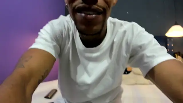 Snapshot of Salomon_koude chatting on December 2025 08:46:01 PM Salomon koude online show from December 2025 08:46:01 PM