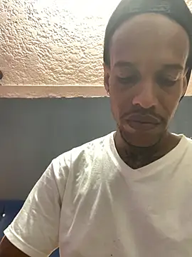 Snapshot of Salomon_koude chatting on December 2025 05:17:01 PM Salomon koude online show from December 2025 05:17:01 PM