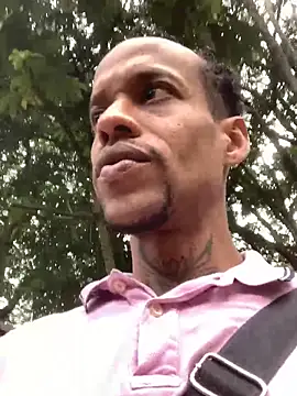 Snapshot of Salomon_koude chatting on December 2025 06:02:01 PM Salomon koude online show from December 2025 06:02:01 PM