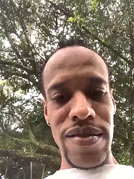 Snapshot of Salomon_koude chatting on December 2025 08:38:02 PM Salomon koude online show from December 2025 08:38:02 PM