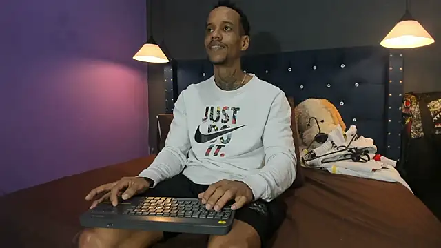 Snapshot of Salomon_koude chatting on January 2026 10:30:02 PM Salomon koude online show from January 2026 10:30:02 PM