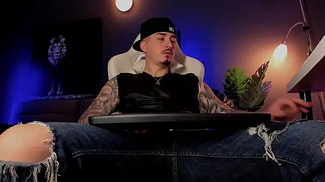 uptomatty online show from May 2026 07:26:02 AM