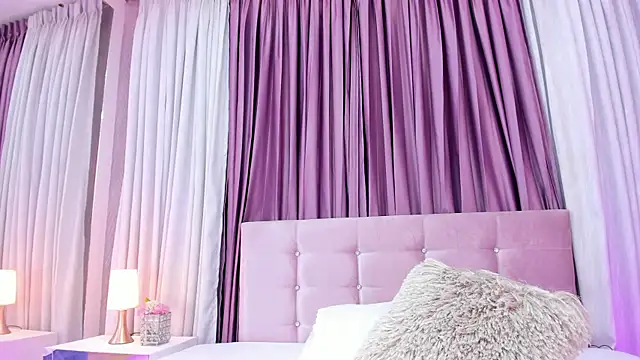 Snapshot of Allison-Bell1 chatting on December 2024 07:33:01 PM Allison-Bell1 online show from December 2024 07:33:01 PM