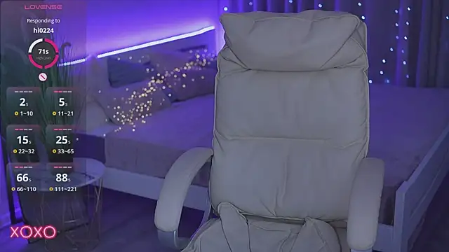 YourLolaBunny online show from October 2025 07:26:02 PM