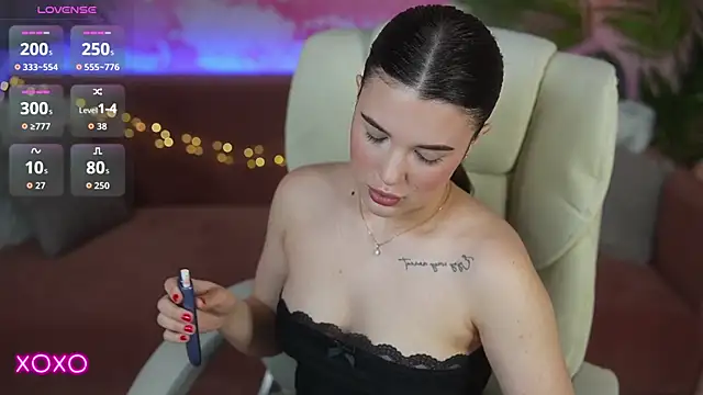 YourLolaBunny online show from May 2026 06:54:02 AM