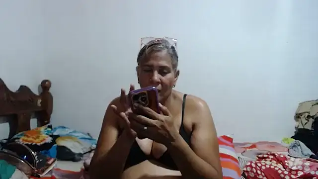 Snapshot of tamibusty chatting on October 2025 04:40:02 PM tamibusty online show from October 2025 04:40:02 PM