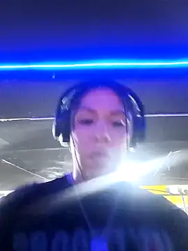 Snapshot of Karenn12 chatting on February 2026 02:33:01 AM Karenn12 online show from February 2026 02:33:01 AM