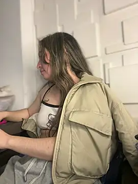 Sophie LS online show from February 2025 09:32:02 AM