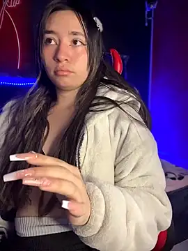 Snapshot of Sophie_LS chatting on November 2025 04:57:01 AM Sophie LS online show from November 2025 04:57:01 AM