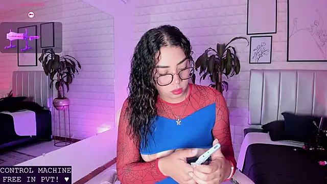 Lizzie-Evans online show from May 2026 12:02:01 PM
