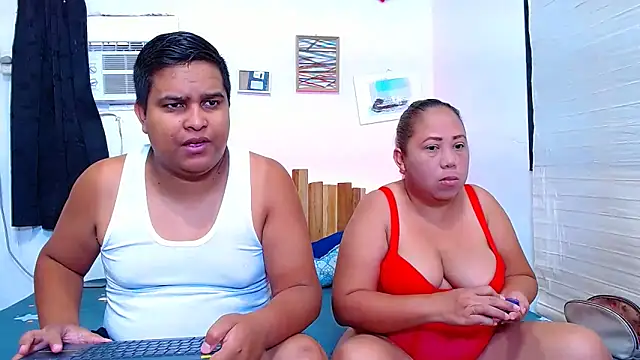 lucasandSofi online show from November 2025 03:01:02 PM