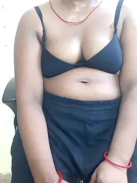 NairaSaxena online show from July 2026 07:17:01 PM