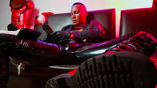 Leonnardo Jaramillo online show from December 2024 12:38:01 PM