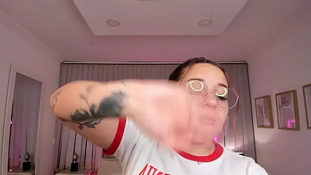 Valentina Se online show from February 2025 04:18:02 AM