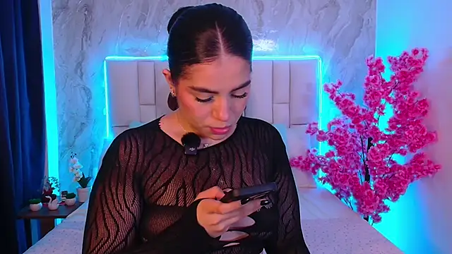 Snapshot of IsabellaAnngel chatting on June 2026 04:27:01 AM IsabellaAnngel online show from June 2026 04:27:01 AM