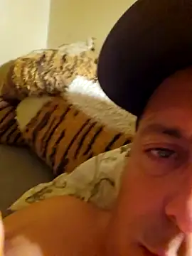 HeteroHotGuy1 online show from September 2025 06:55:02 PM