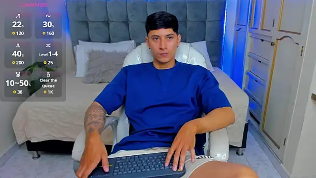 Damian23   online show from March 2025 12:58:01 PM