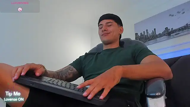 Damian23   online show from February 2026 01:28:02 PM