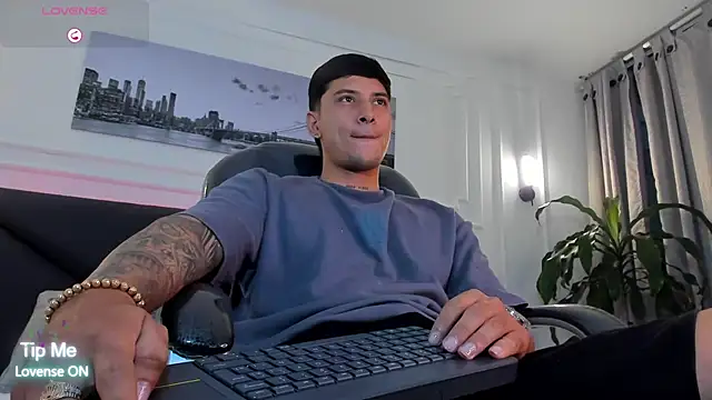 Damian23   online show from March 2026 11:46:02 AM