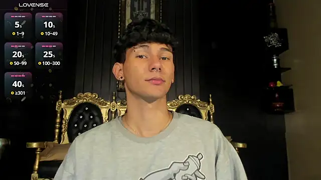 Snapshot of Alexx_tc chatting on December 2024 04:31:02 AM Alexx tc online show from December 2024 04:31:02 AM