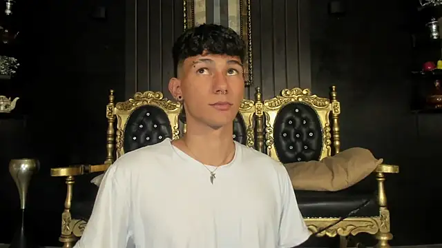 Snapshot of Alexx_tc chatting on December 2024 12:23:01 AM Alexx tc online show from December 2024 12:23:01 AM