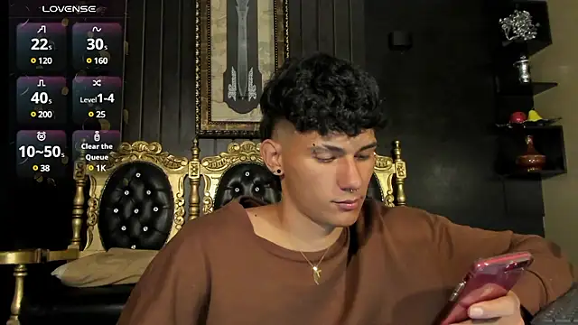 Snapshot of Alexx_tc chatting on December 2024 06:37:02 AM Alexx tc online show from December 2024 06:37:02 AM