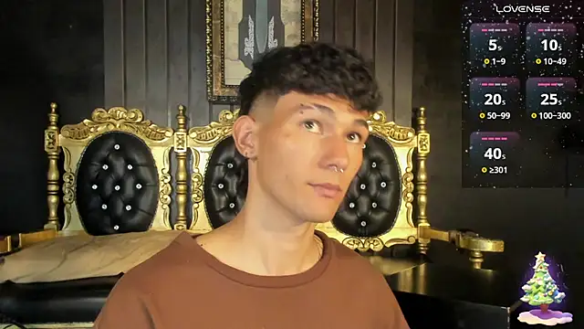 Snapshot of Alexx_tc chatting on December 2024 07:03:01 AM Alexx tc online show from December 2024 07:03:01 AM