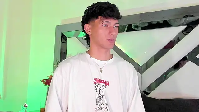 Snapshot of Alexx_tc chatting on January 2025 04:37:02 AM Alexx tc online show from January 2025 04:37:02 AM