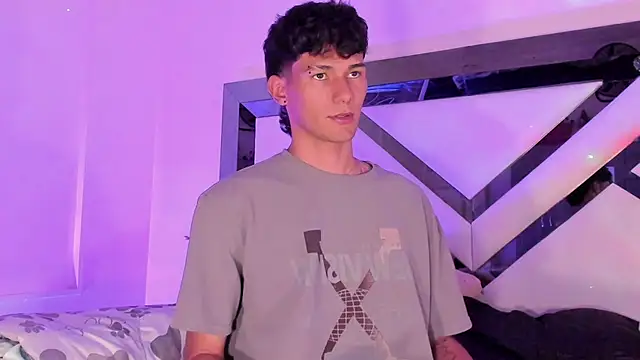 Snapshot of Alexx_tc chatting on January 2025 04:03:01 AM Alexx tc online show from January 2025 04:03:01 AM