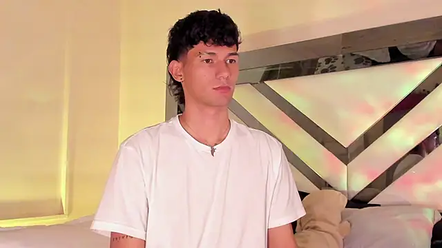 Snapshot of Alexx_tc chatting on February 2025 04:14:01 AM Alexx tc online show from February 2025 04:14:01 AM