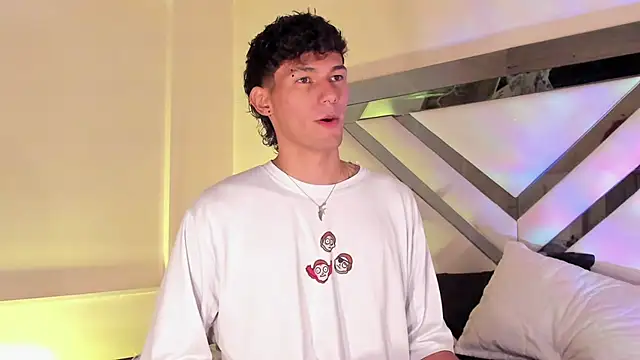 Snapshot of Alexx_tc chatting on February 2025 04:05:01 AM Alexx tc online show from February 2025 04:05:01 AM