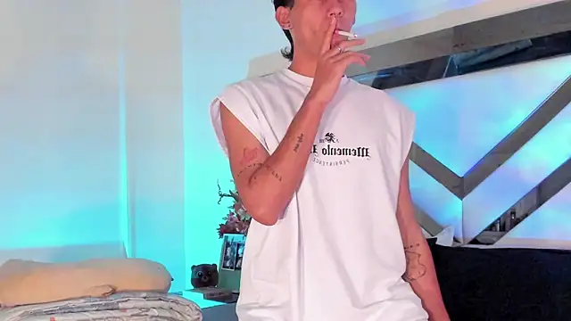 Snapshot of Alexx_tc chatting on February 2025 08:33:02 AM Alexx tc online show from February 2025 08:33:02 AM