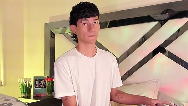 Snapshot of Alexx_tc chatting on February 2025 09:13:02 AM Alexx tc online show from February 2025 09:13:02 AM