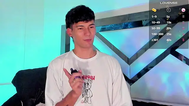 Snapshot of Alexx_tc chatting on March 2025 06:14:02 AM Alexx tc online show from March 2025 06:14:02 AM