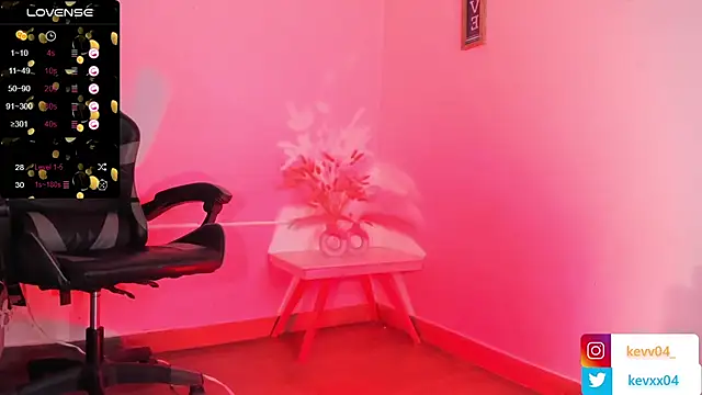 Snapshot of Alexx_tc chatting on October 2025 04:40:01 AM Alexx tc online show from October 2025 04:40:01 AM