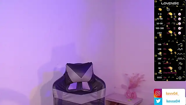 Snapshot of Alexx_tc chatting on October 2025 04:02:02 AM Alexx tc online show from October 2025 04:02:02 AM