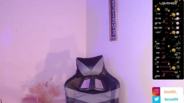 Snapshot of Alexx_tc chatting on October 2025 04:48:01 AM Alexx tc online show from October 2025 04:48:01 AM