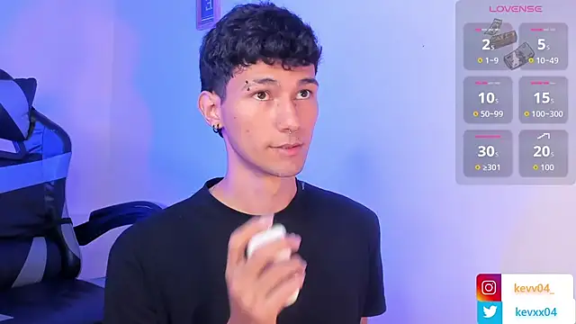 Snapshot of Alexx_tc chatting on November 2025 08:10:01 PM Alexx tc online show from November 2025 08:10:01 PM