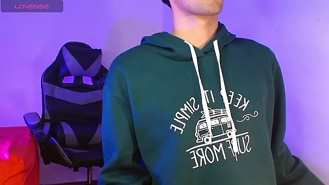 Snapshot of Alexx_tc chatting on November 2025 04:01:02 AM Alexx tc online show from November 2025 04:01:02 AM