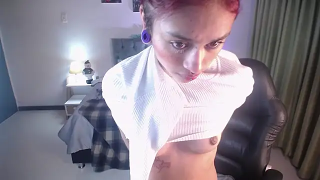 Snapshot of Kat_cute_ chatting on December 2024 08:55:02 AM Kat cute online show from December 2024 08:55:02 AM