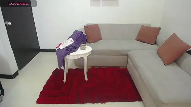 Snapshot of Kat_cute_ chatting on January 2025 04:41:01 AM Kat cute online show from January 2025 04:41:01 AM