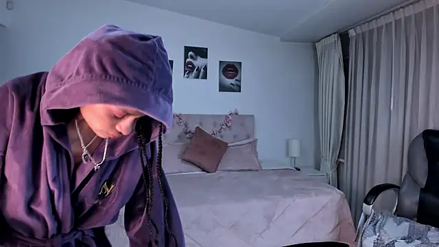 Snapshot of Kat_cute_ chatting on January 2025 05:21:01 AM Kat cute online show from January 2025 05:21:01 AM