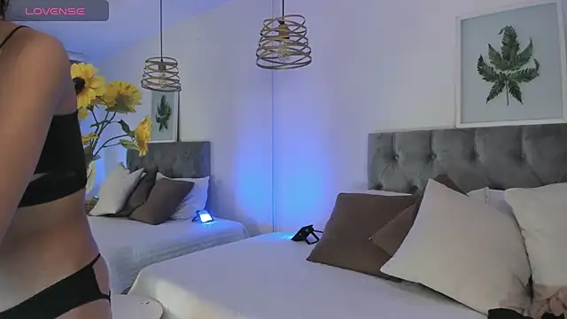 Snapshot of Kat_cute_ chatting on October 2025 08:40:01 PM Kat cute online show from October 2025 08:40:01 PM