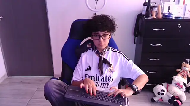 thomascooper7 online show from February 2026 06:47:02 PM